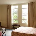 Отель Balneario De